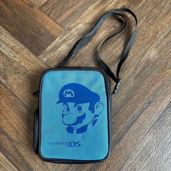 Nintendo DS Mario Carrying Case - Picture 1 of 5